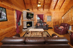 Cozy 2BR Just 5 Min to Pigeon Forge Pkwy HOT TUB FREE Attraction Tickets